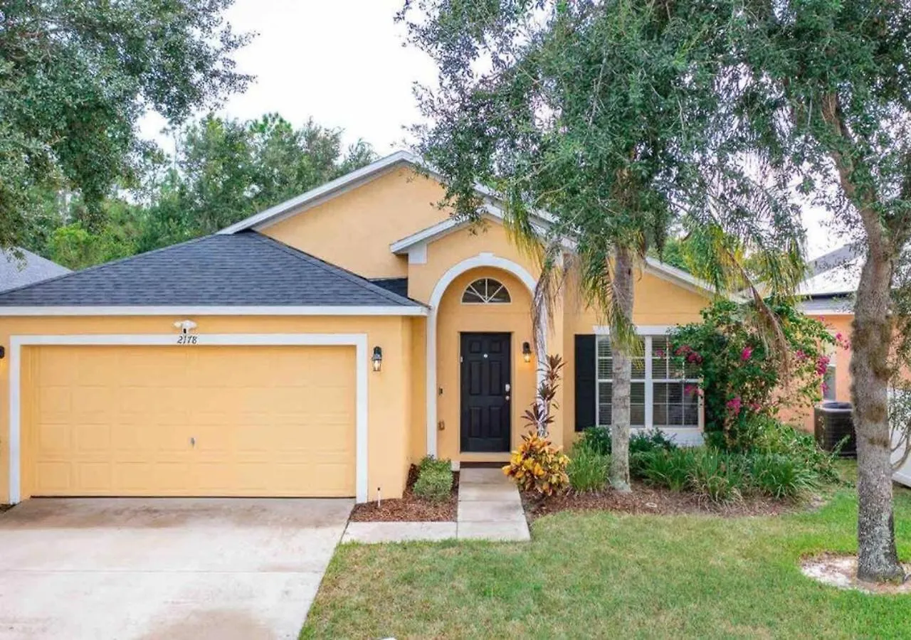 5 Bedroom, 7 Bed , 3 Bathroom Midterm Rental Home With Pool And Game Room, Near Disney Davenport